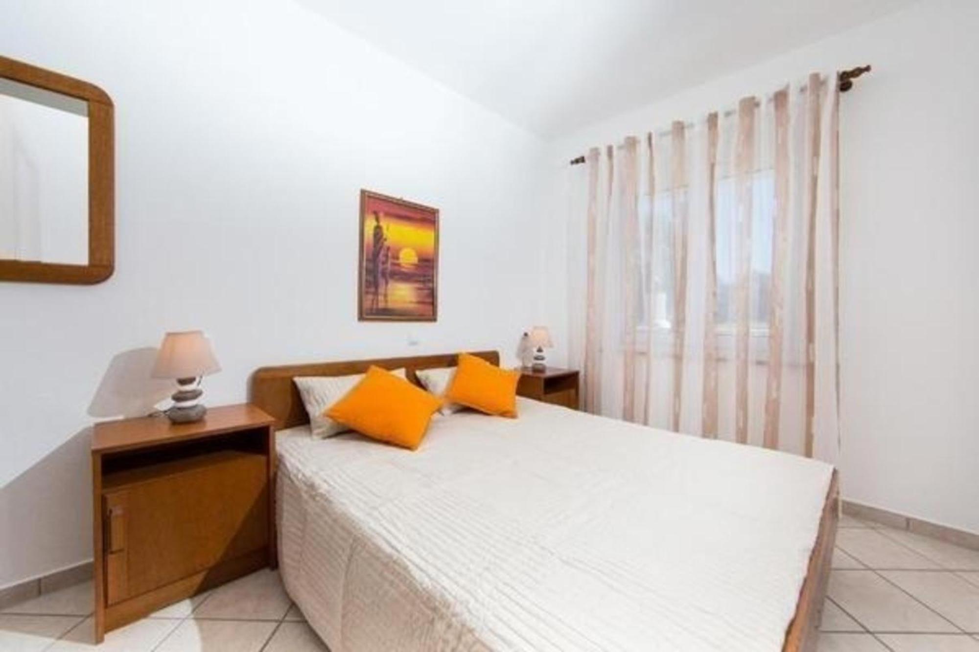 In Pjescana Mit Gemeinschaftlichem Pool Apartman